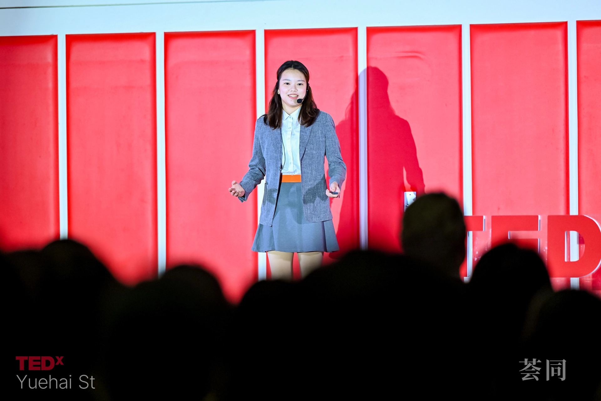 Cambridge Education Offer: <br>One Student, 70,000 Learners | Huitong Graduate Annie